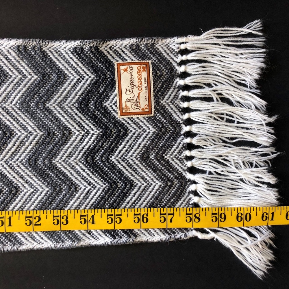 Alpaca Scarf - Picture 3 of 4